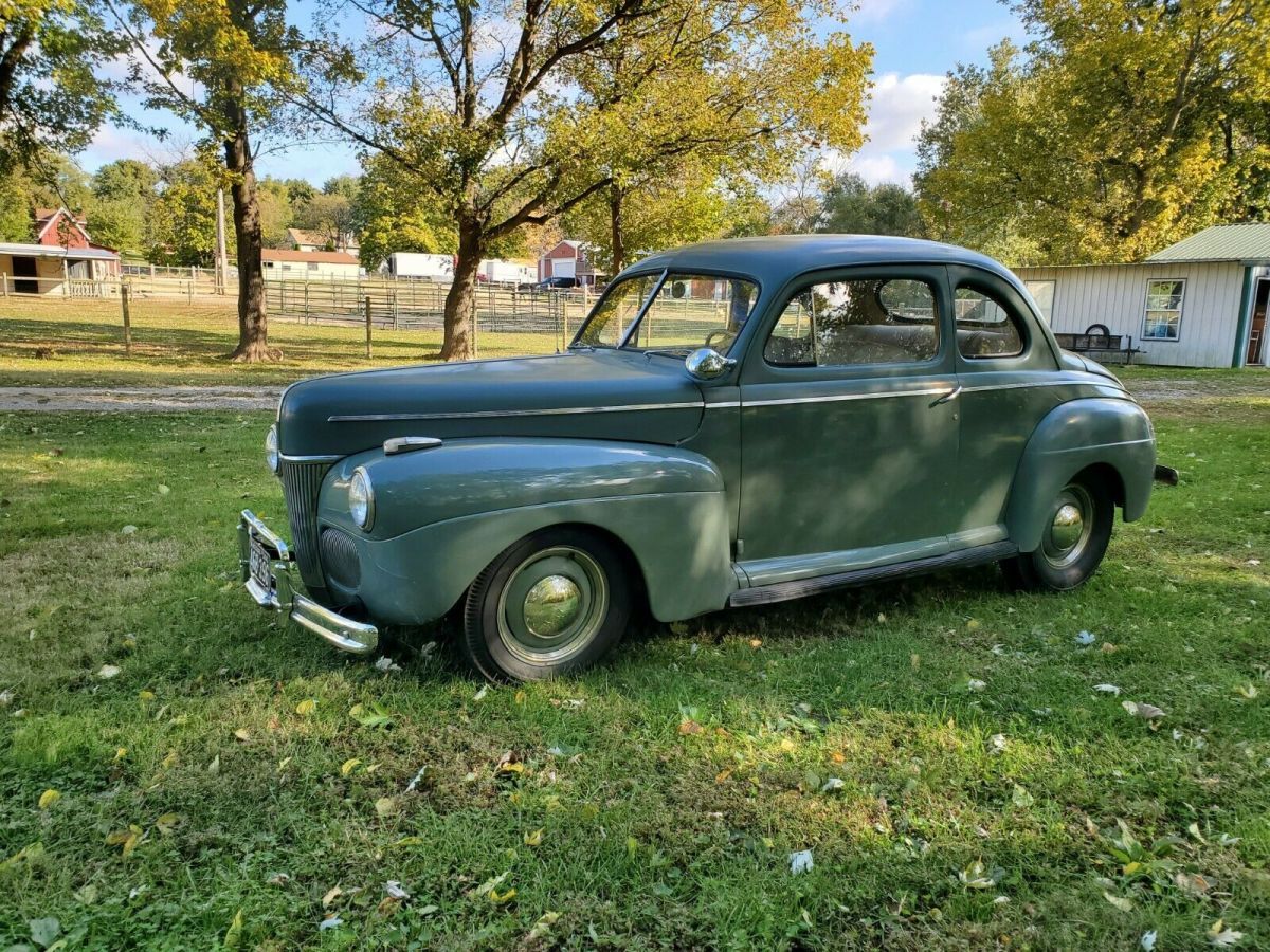 1941 Ford Deluxe Long door