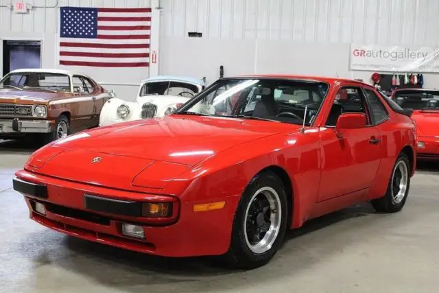 1944 Porsche 944 --