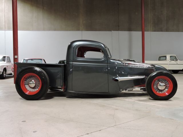 1946 Chevrolet Pick Up Ridler Award Finalist featured in HotRod Magazine