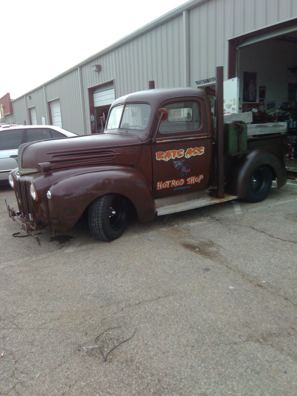 1947 Ford F-100