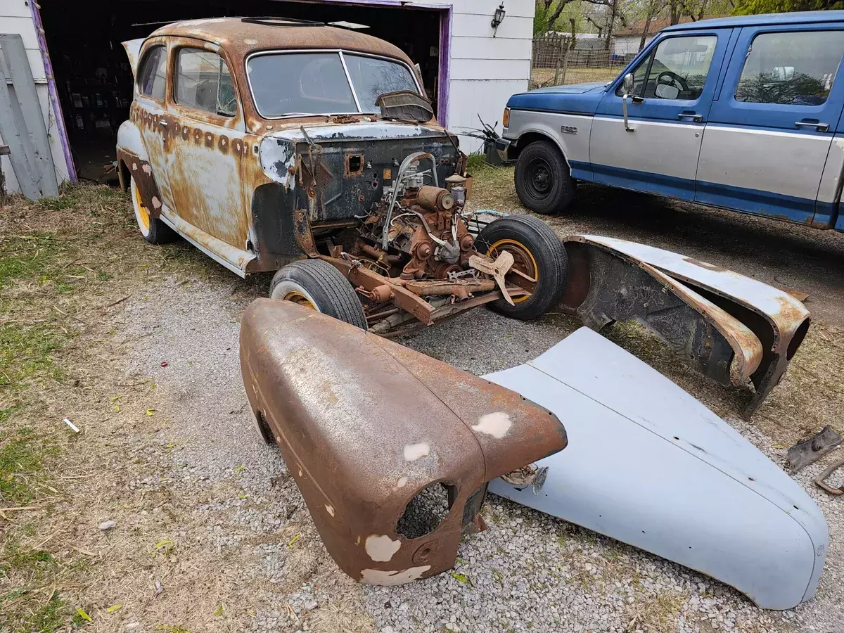 1948 Ford 2 door