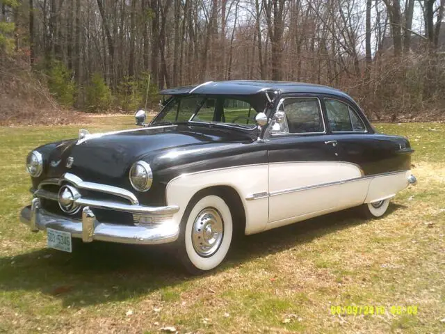 1950 Ford 2 Ddoor Shoebox