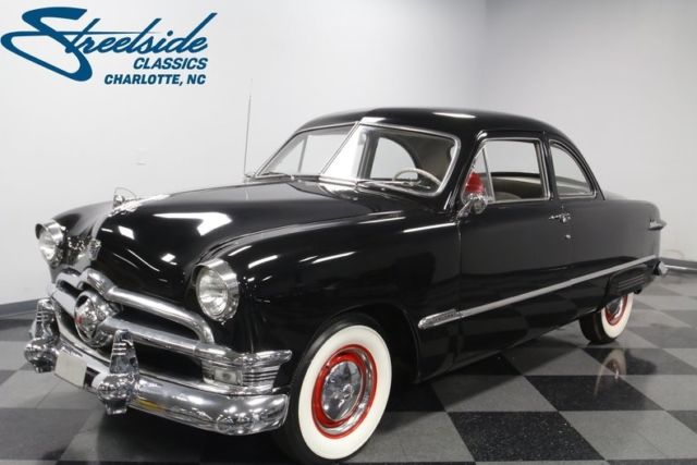 1950 Ford Custom Deluxe --