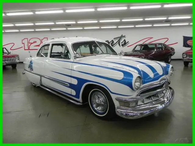 1950 Ford Tudor Low Rider Crestliner