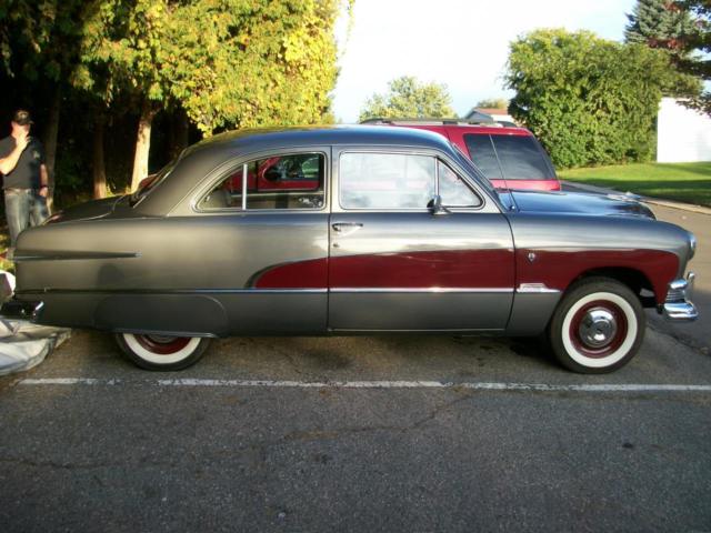 1951 Ford 2DR.