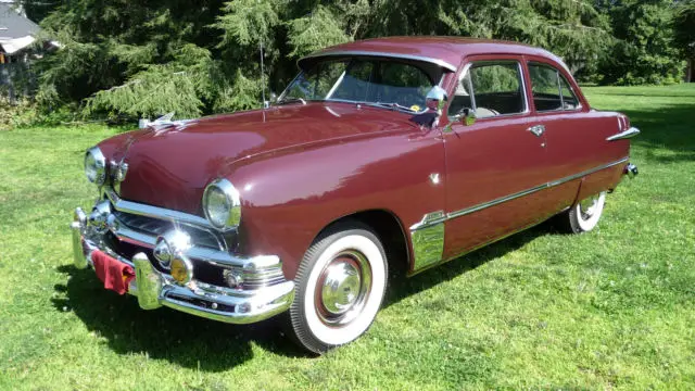 1951 Ford Custom 2 dr sedan