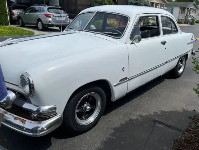 1951 Ford Custom 2dr