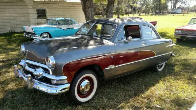 1951 Ford CUSTOM DELUXE CRESTLINER CUSTOM DELUXE CRESTLINER