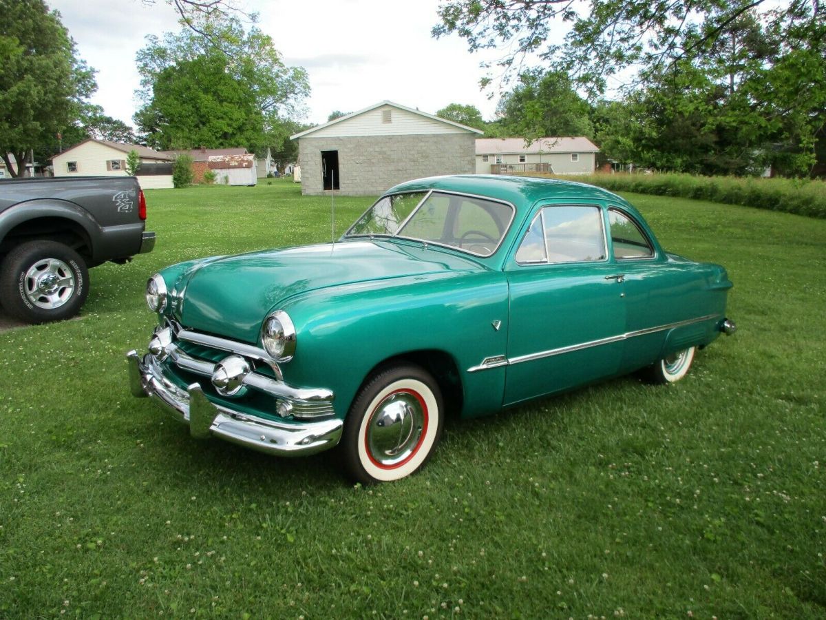 1951 Ford DELUXE COUPE