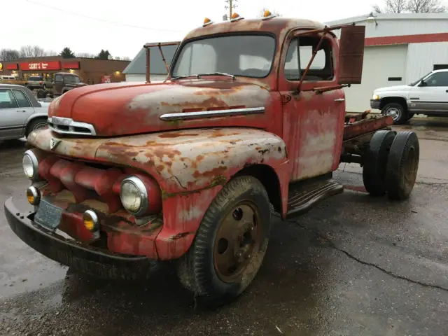 1951 Ford F5 dump truck