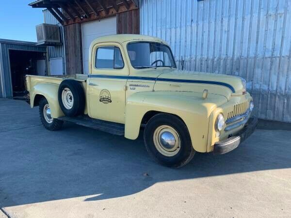 1951 International Harvester L110