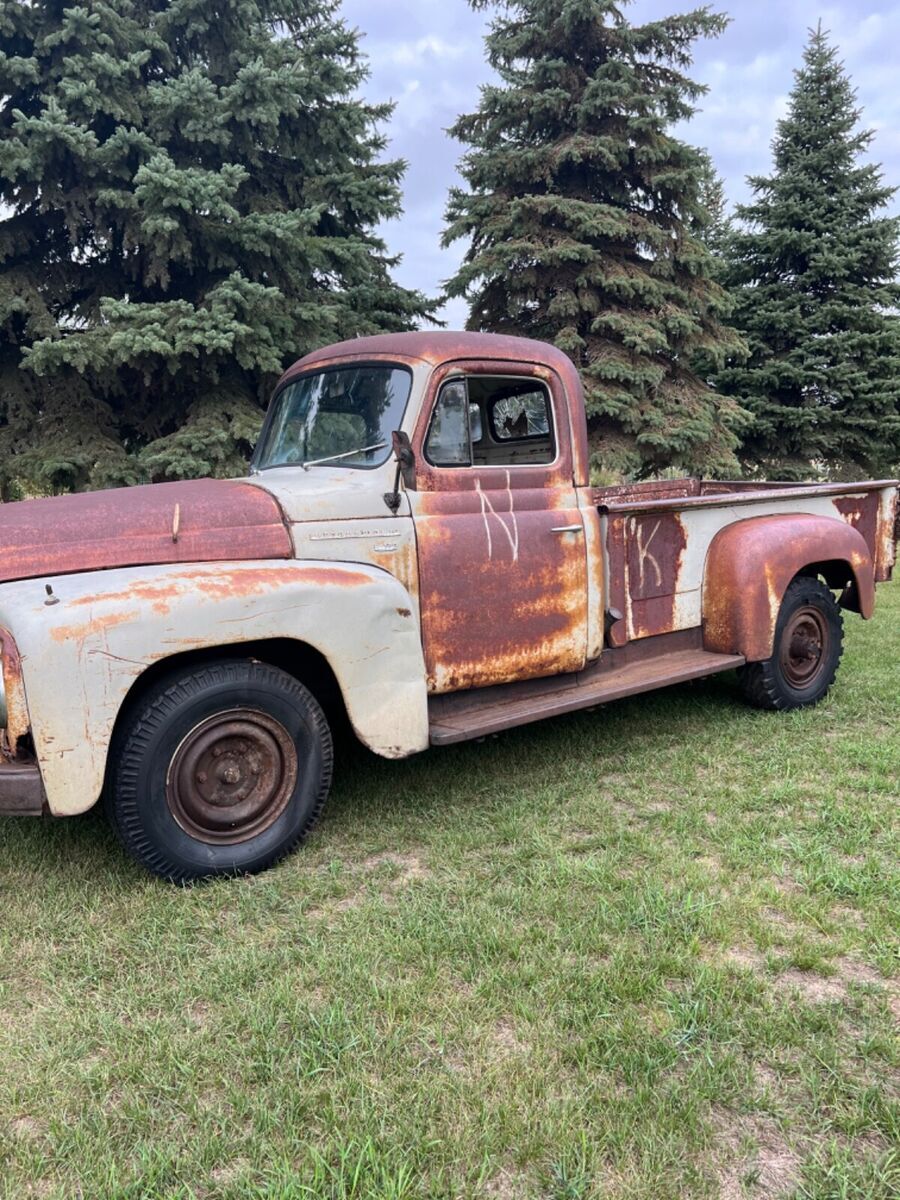 1951 International Harvester L-120