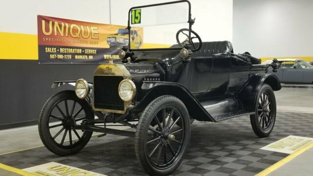 1915 Ford Model T Roadster