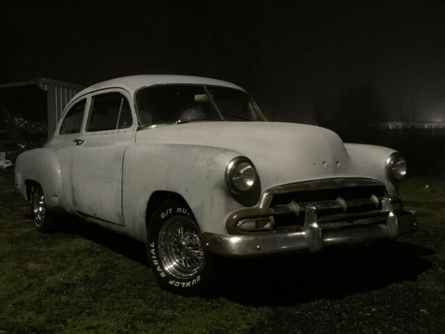 1952 Chevrolet 2dr Sedan deluxe