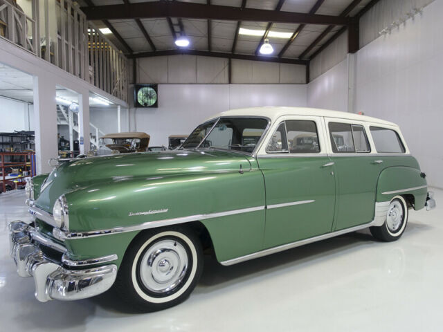 1952 Chrysler Saratoga 8 Town & Country Wagon 