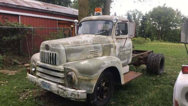 1952 International Harvester L185