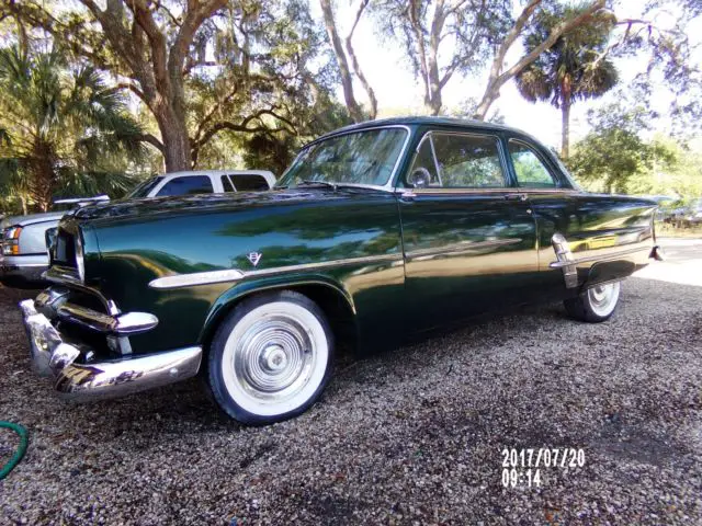 1953 Ford CRESTLINE 2 DOOR COUPE