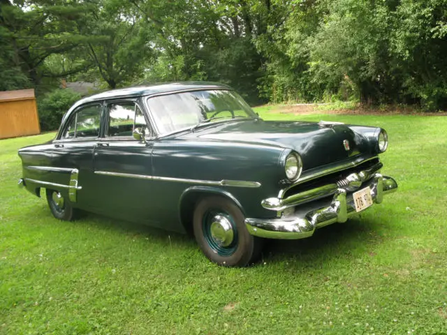 1953 Ford Crestline