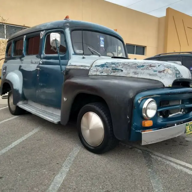 1953 International Harvester R110 Travelall