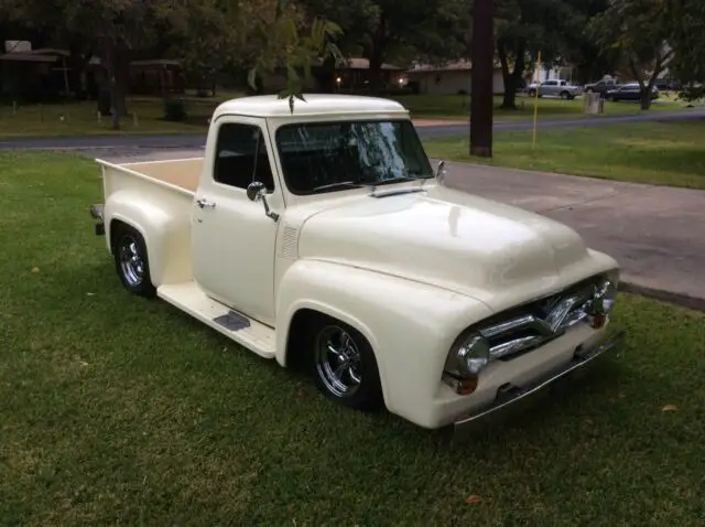 1955 Ford F-100 deluxe