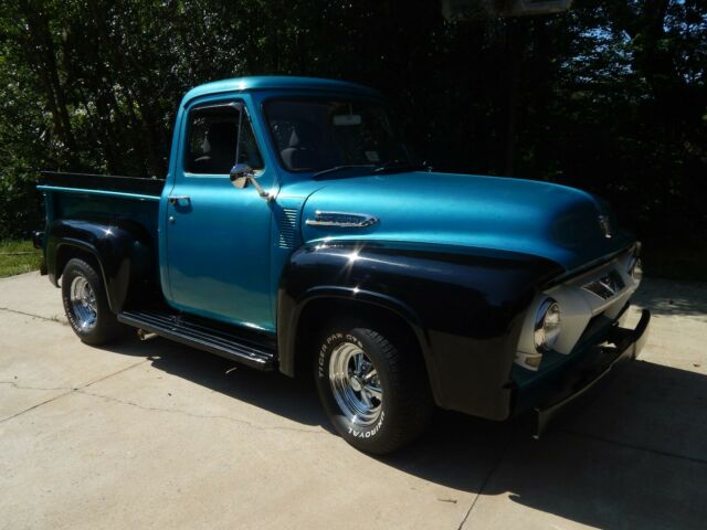 1954 Ford F-100 heavy duty