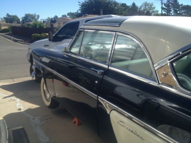 1954 Ford Skyliner Crestline