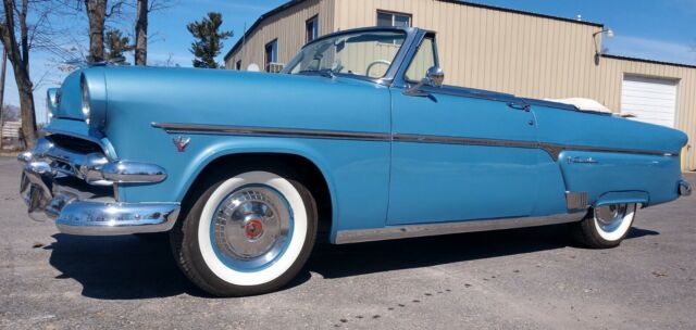 1954 Ford Sunliner Crestline Convertible