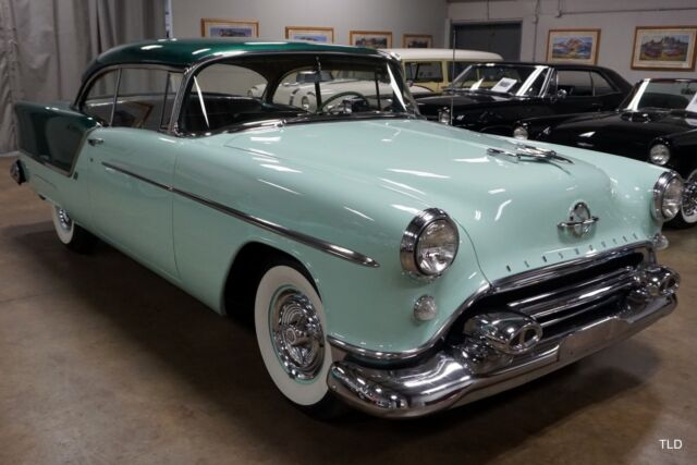 1954 Oldsmobile 88 Holiday --