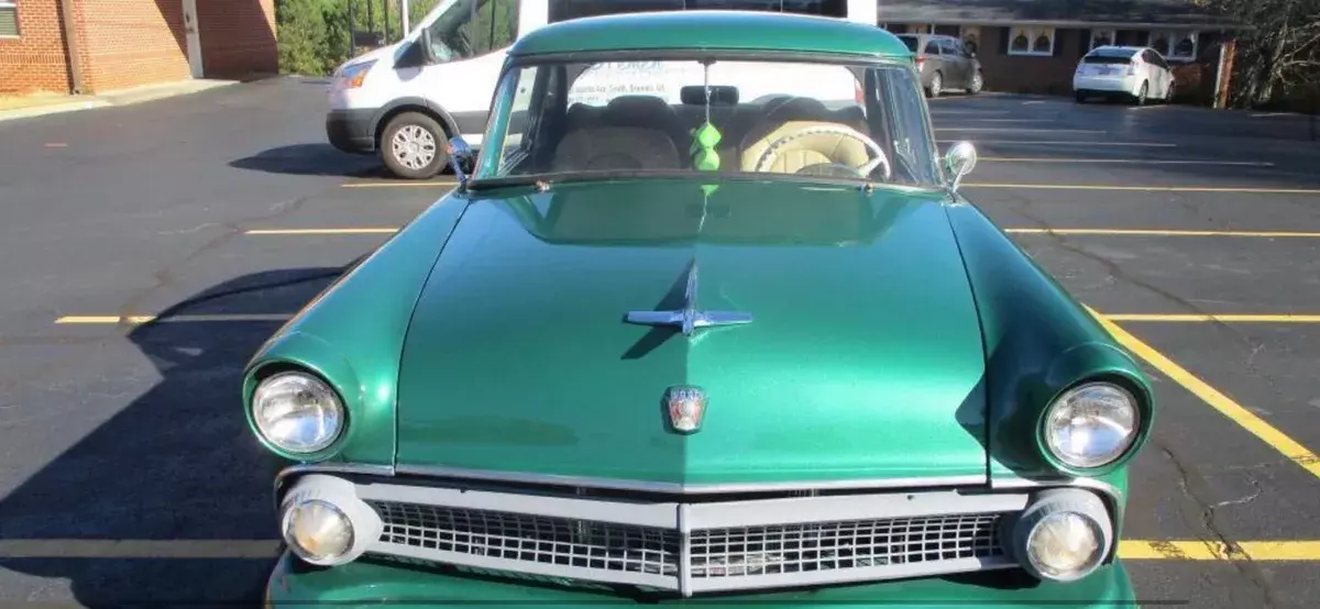 1955 Ford Customline leather