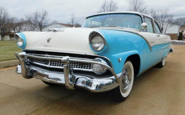 1955 Ford Fairlane SKYLINER