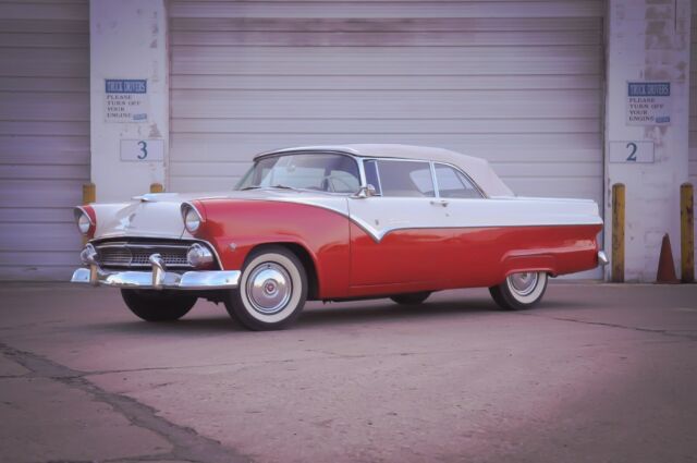 1955 Ford Fairlane Sunliner