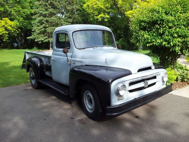 1955 International Harvester R122