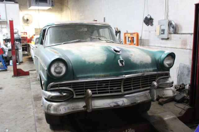 1956 Ford Customline Tudor