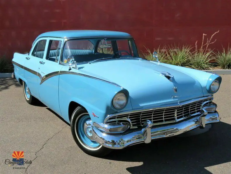 1956 Ford Fairlane Town Sedan 5.0L EFI