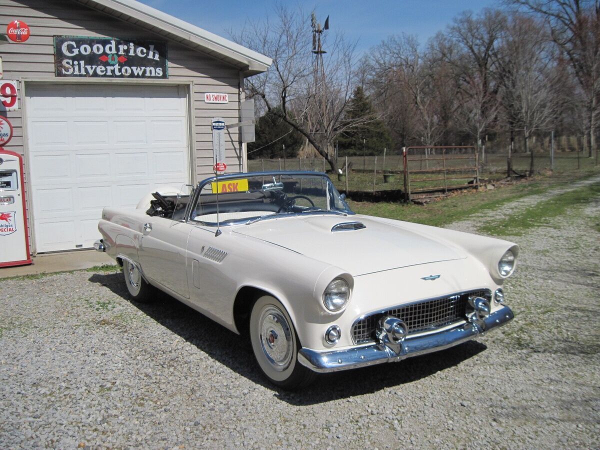 1956 Ford Thunderbird