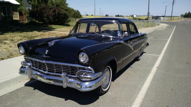 1956 Ford Town Sedan --