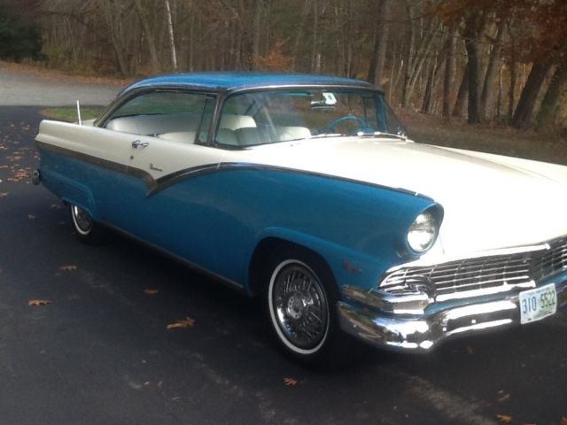 1956 Ford Fairlane Victoria