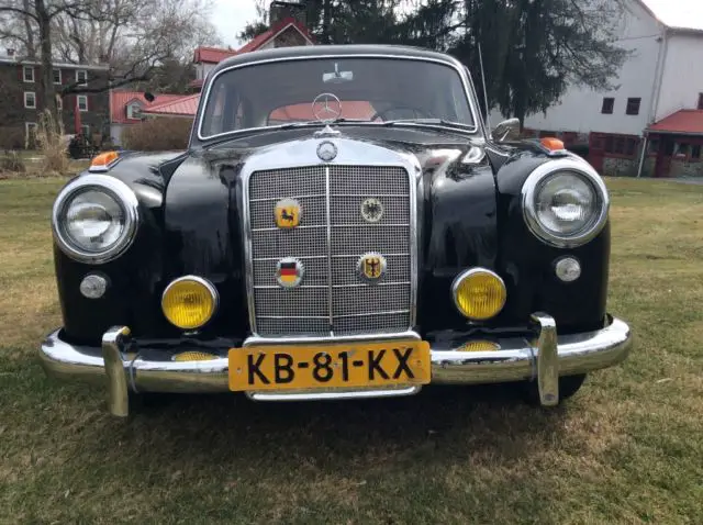 1956 Mercedes-Benz 200-Series 4 Dr sedan