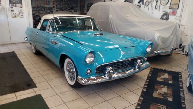 1956 Ford Thunderbird