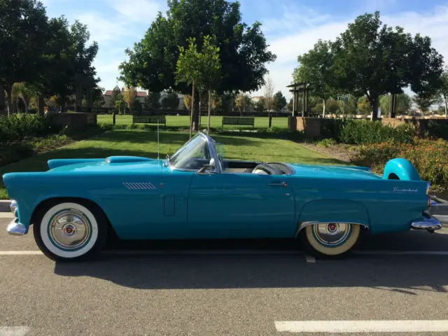 1956 Ford Thunderbird