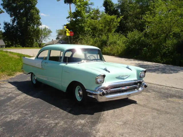 1957 Chevrolet Bel Air/150/210