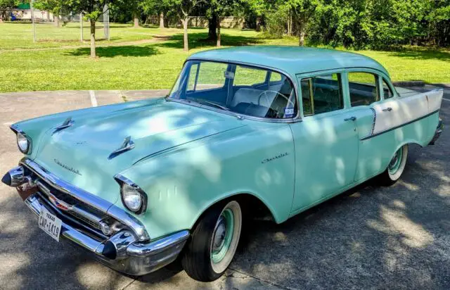 1957 Chevrolet Bel Air/150/210