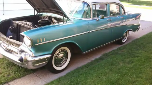 1957 Chevrolet Bel Air/150/210