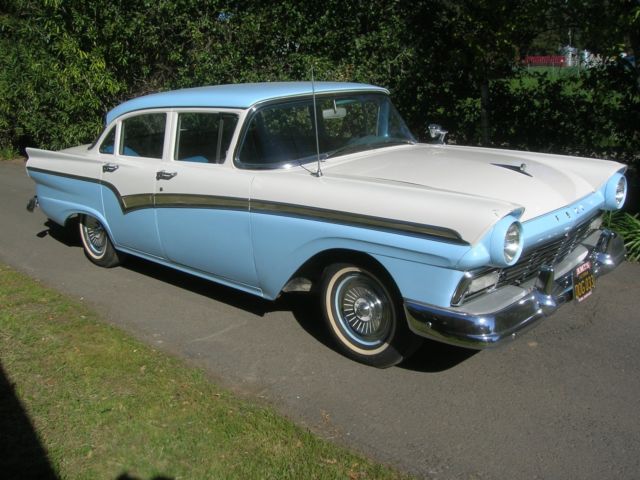 1957 Ford Fairlane Custom 300 Sedan