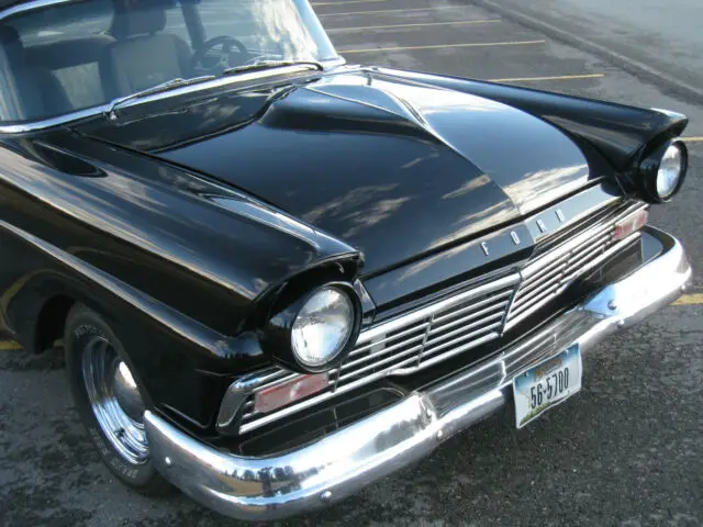 1957 Ford Fairlane Custom Tudoor