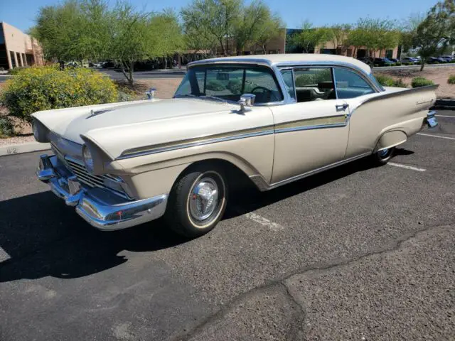 1957 Ford Fairlane 500 2DR