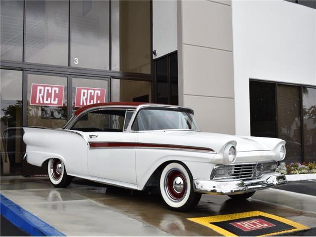 1957 Ford Fairlane --