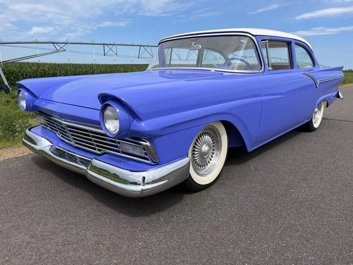 1957 Ford Fairline 300