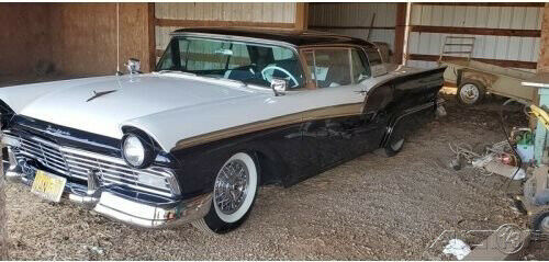 1957 Ford Galaxy 500 Skyliner