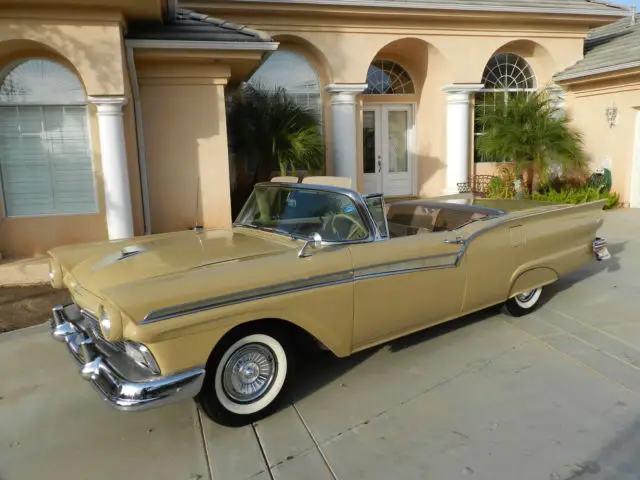 1957 Ford Fairlane SKYLINER RETRACTABLE